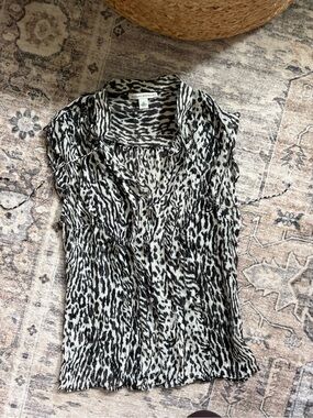 Banana Republic vintage Y2K cheetah leopard print 100% silk blouse